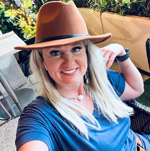 Meet your Posher, Donna